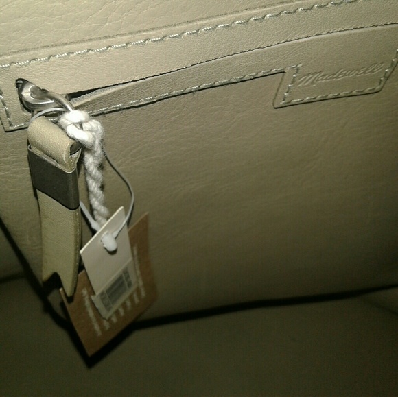 Madewell Transport Leather Tote - Washed Olive - Picture 6 of 8